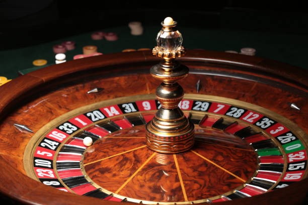 Live roulette table with professional dealer at leetify studio